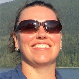 Meet your Posher, Holly